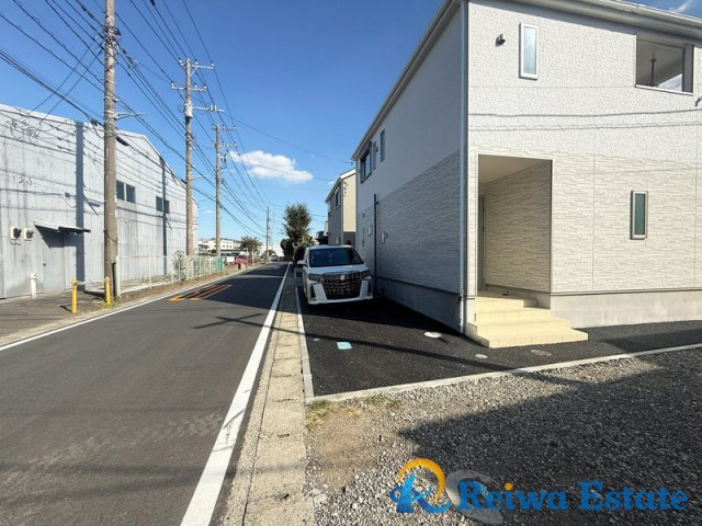 新築戸建　高座郡寒川町倉見の前面道路含む現地写真