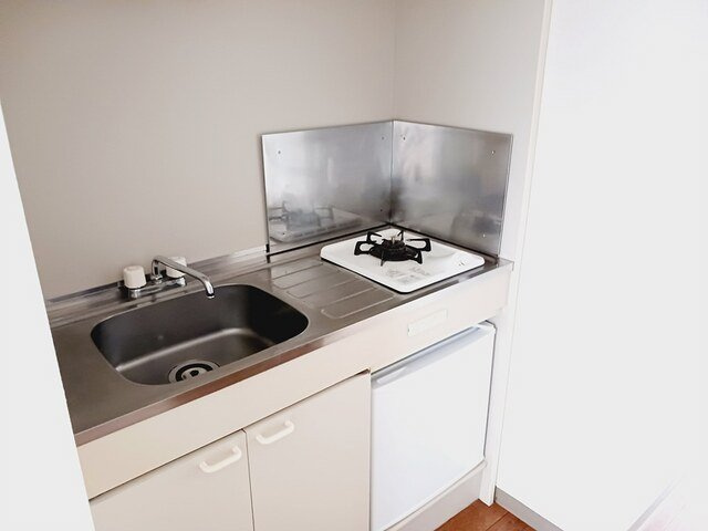 アネックス双葉のキッチン|コンパクトなキッチンで掃除もラクラク