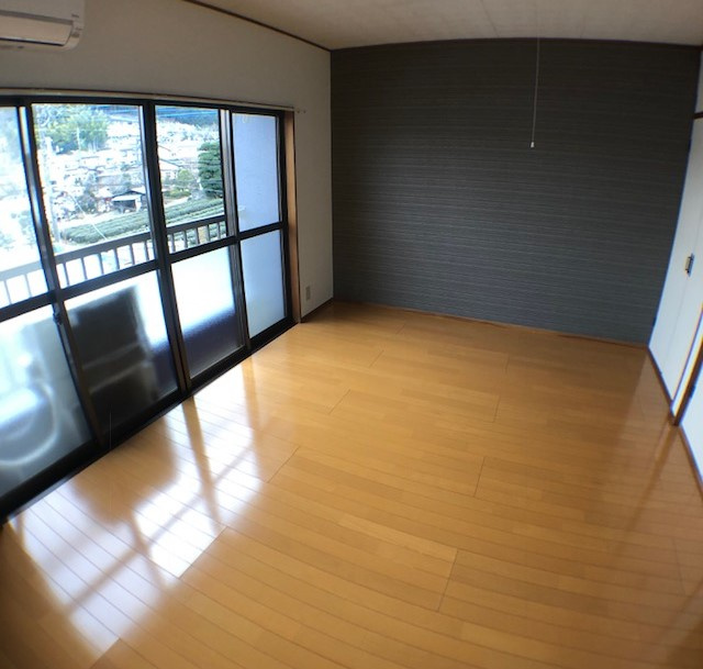 SHIBAZAKI Build Ⅱの内装|明るい色調の室内です