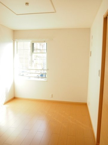 アンソレイユ西山Ⅰの洋室|北洋室