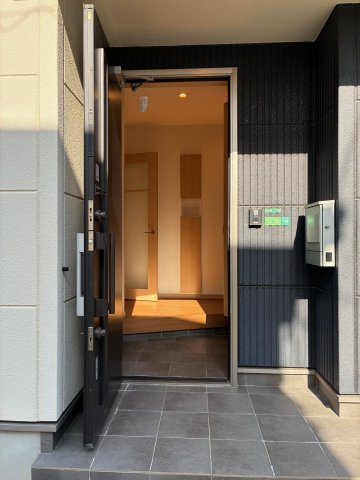 和歌山市松ケ丘2丁目・中古戸建・116484の玄関