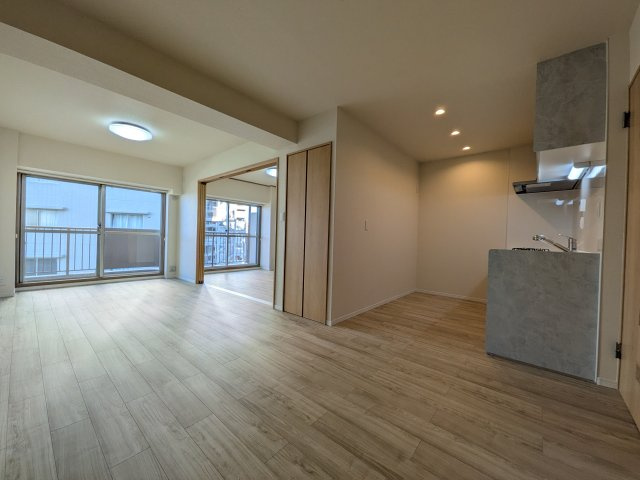 ハイラーク浦和の居間・リビング|こちらのリビングで趣味の時間をお楽しみください