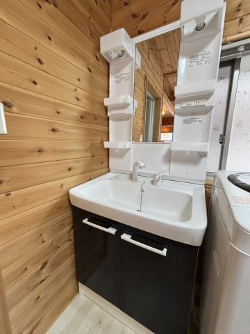 埼玉県鶴ヶ島市下新田 OC物件の独立洗面台|独立洗面台あり、毎朝おしゃれに忙しい女性の方におすすめです