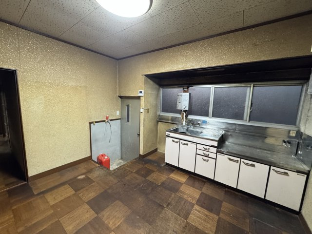 -三丁目不動産-　寄居町富田のキッチン|キッチンでお料理をお楽しみください