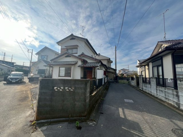 -三丁目不動産-　熊谷市柿沼　駐車3台可の前面道路含む現地写真|前面道路含む現地写真です