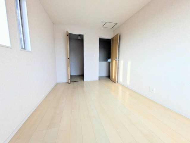 羽生市東6丁目　築浅中古戸建の洋室|個人の部屋や寝室として使える洋室です