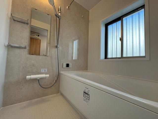 新座市片山三丁目戸建の浴室|きれいなお風呂です