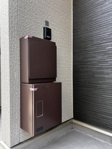 吉川市大字吉川の一棟アパートの玄関|シンプルで使いやすい玄関です