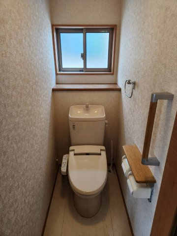 さいたま市見沼区戸建 のトイレ|ゆったりとした空間のトイレです