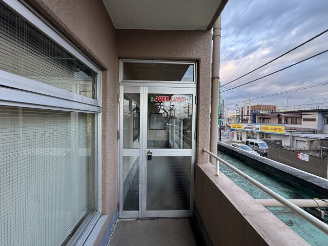 -三丁目不動産－本庄市本庄1丁目　本町ハイツの玄関|きれいな玄関です