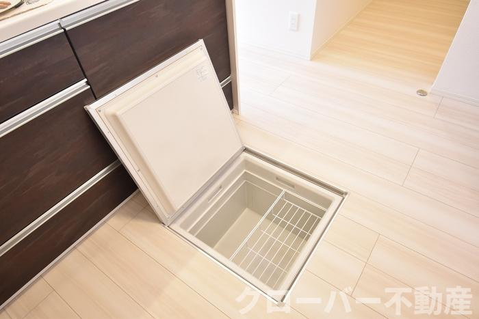 リビエールⅡの浴室|床下収納