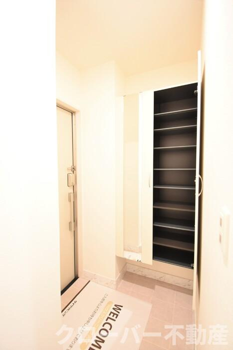 リビエールⅡの玄関|シューズボックス（トール）