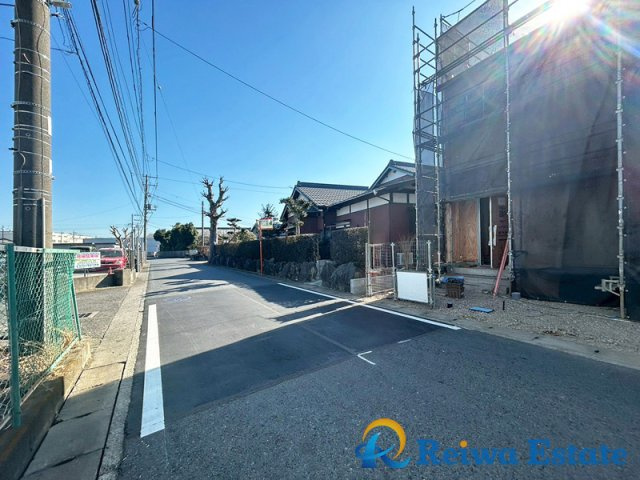 新築戸建　高座郡寒川町倉見の前面道路含む現地写真