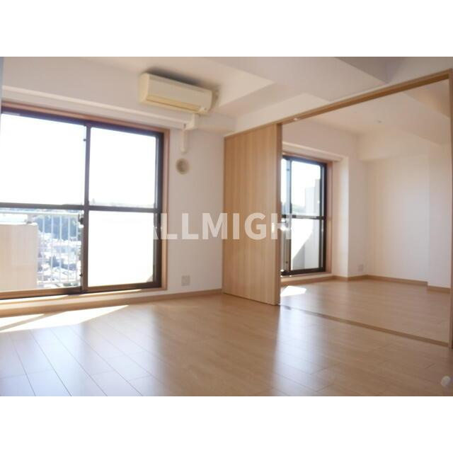 稲城市東長沼の賃貸マンションの居間・リビング|★お部屋探しはオールマイト不動産までご相談下さい♪