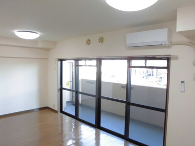 【居間・リビング】 | プラザハイツ二ツ屋 F棟