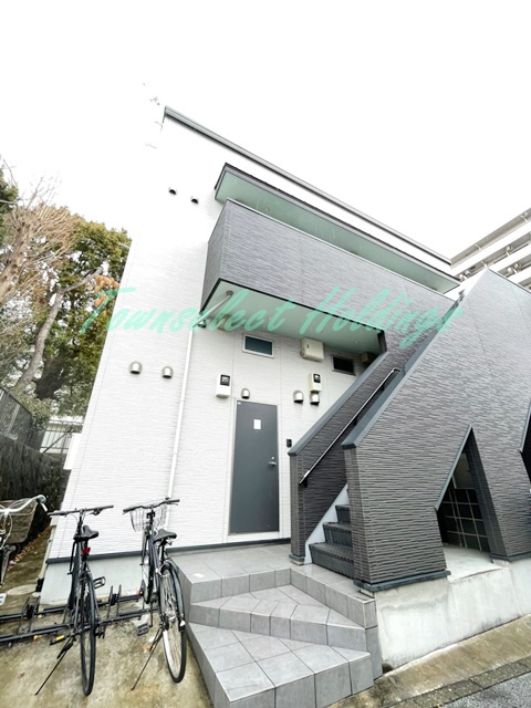 平塚市浅間町のアパートの外観