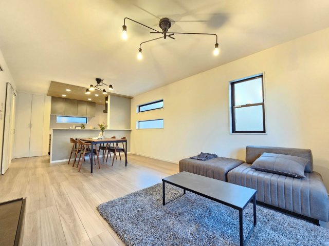 【居間・リビング】の画像