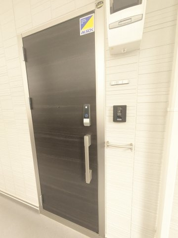 ゼラニウム湘南台の玄関