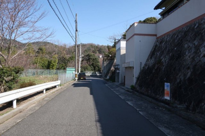 【前面道路含む現地写真】 | 広島市安佐南区毘沙門台3