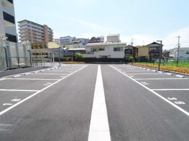 プレジオ永和ASIANの駐車場