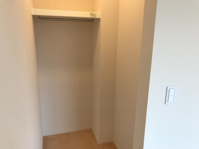 三木市緑が丘町本町一丁目新築アパートの収納