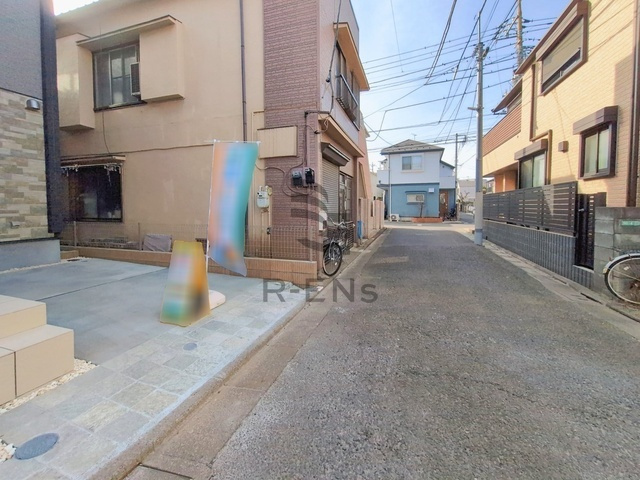 【前面道路含む現地写真】 | 練馬区南大泉１丁目　新築戸建て | 見通しもよく落ち着いた住宅街でゆったり過ごせます