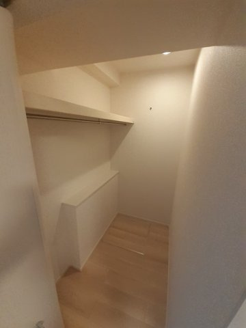 ジェントリー　ウエストの収納|ウォークインクローゼット