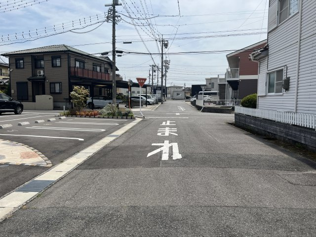 ジェントリー　ウエストのその他|接面道路