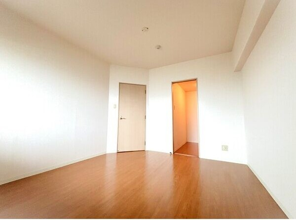 ソーラスフロント富船北棟の寝室