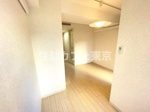 国分寺シティハイツの内装|ホワイトグレーの壁紙です※別部屋写真