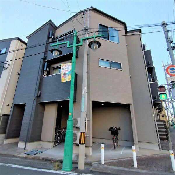 ＲＥＶＥ西川口のエントランス