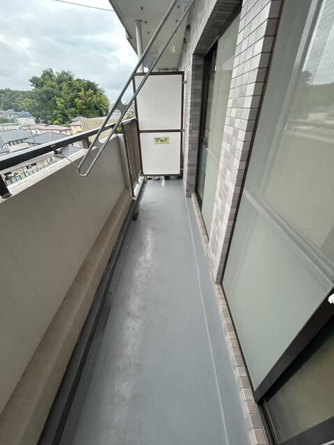 西山第9エルム大倉山のバルコニー