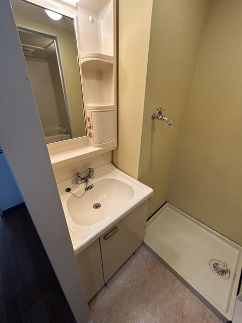 西山第9エルム大倉山の洗面所