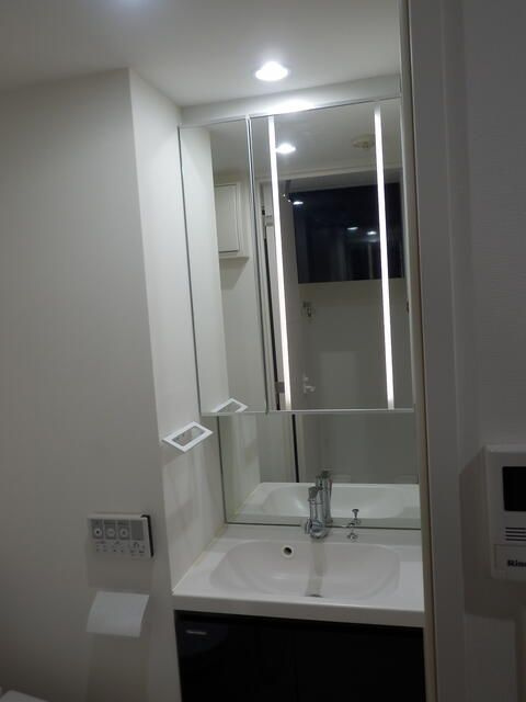 ユリカロゼＡＺ志村坂上の洗面所