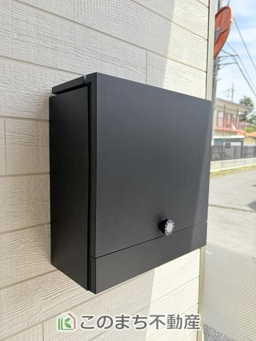 CRADLEGARDEN真岡市台町第9の設備|留守時の配達物は宅配ボックスで受け取ることができて便利です♪
