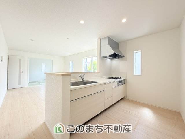 CRADLEGARDEN真岡市台町第9のキッチン|人気の対面式キッチン☆料理をしながらご家族とコミュニケーションが取れます♪
