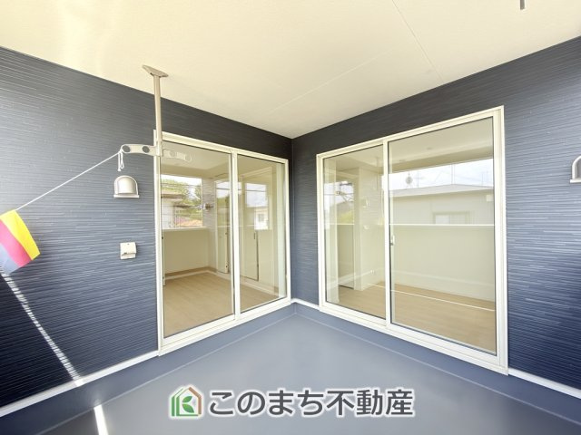 CRADLEGARDEN真岡市台町第9のバルコニー|南向きの大型バルコニーは陽当り良好で、たっぷりのお洗濯物もよく乾きます！
さらにインナーバルコニーなので雨の日でも安心してお出かけできますね♪