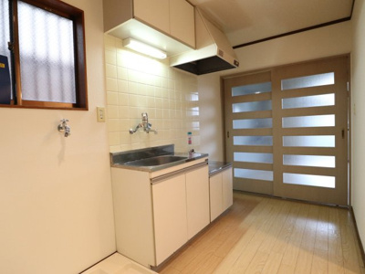 【キッチン】 | シュロス三福