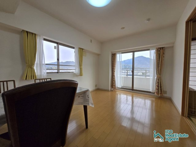 宝ヶ池通パーク・ホームズの居間・リビング