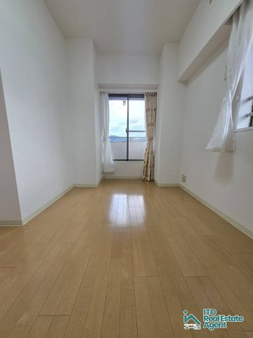 宝ヶ池通パーク・ホームズの洋室