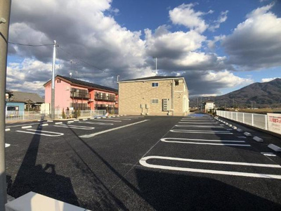 【駐車場】 | メゾン・ド・ソレイユ | 駐車場