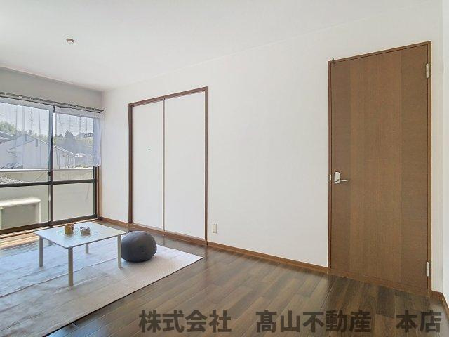 プレミールⅠの居間・リビング