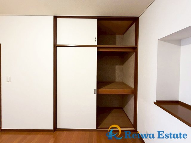 中古戸建　茅ヶ崎市高田1丁目の収納|来客用のお布団を収納するのにも便利なクローゼット。