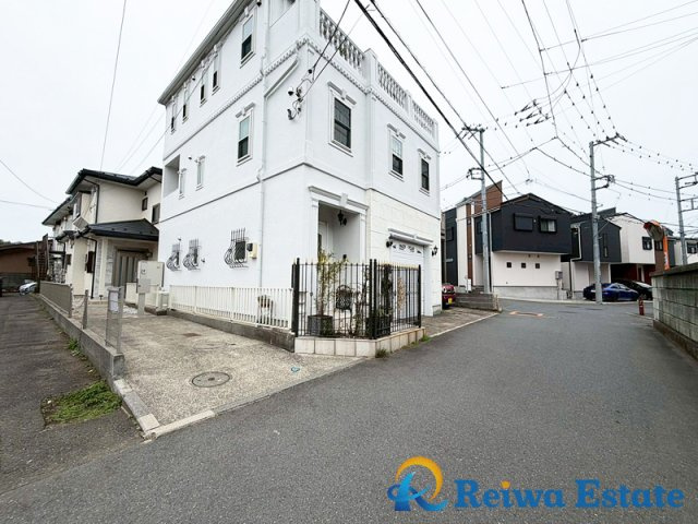 中古戸建　茅ヶ崎市高田1丁目の前面道路含む現地写真