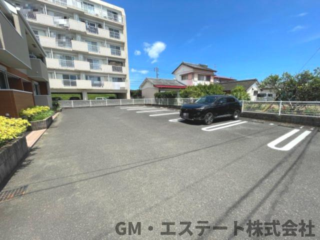 宮崎市恒久6丁目　売アパート（プレッソ小川）の駐車場