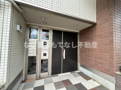 【エントランス】 | WEST COURT