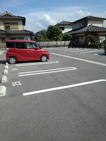 アーバンコートＨＭ壱番館の駐車場