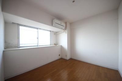 【洋室】 | レークパレス大津堅田 | 約5.3帖洋室