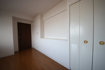 【その他】 | レークパレス大津堅田 | 約7帖の洋室、別角度