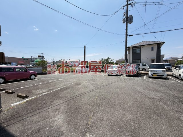 アク―ル　D棟の駐車場|駐車場があるので、車を買う予定の方も安心です